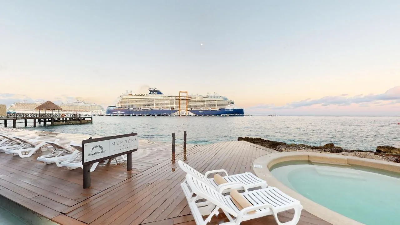 Üdülőközpont Grand Park Royal Cozumel Hotel