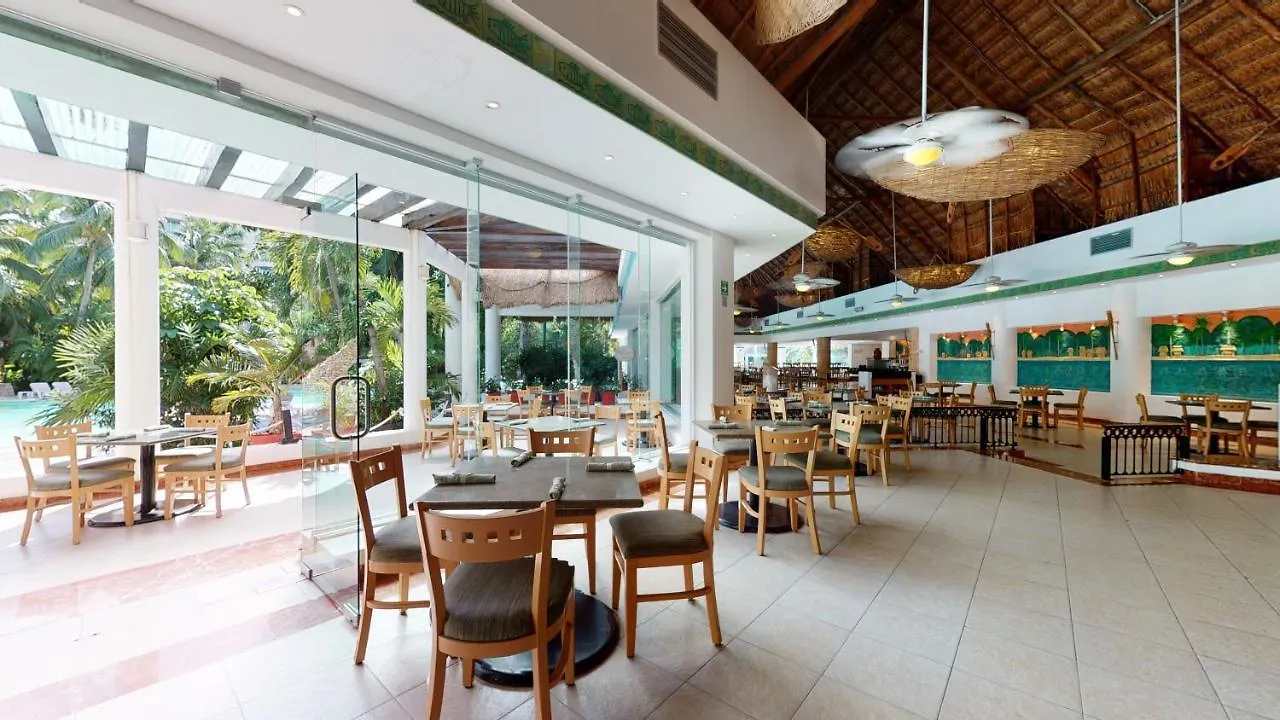 Üdülőközpont Grand Park Royal Cozumel Hotel