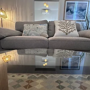 https://the-beach-house.hotelssaintjulians.com