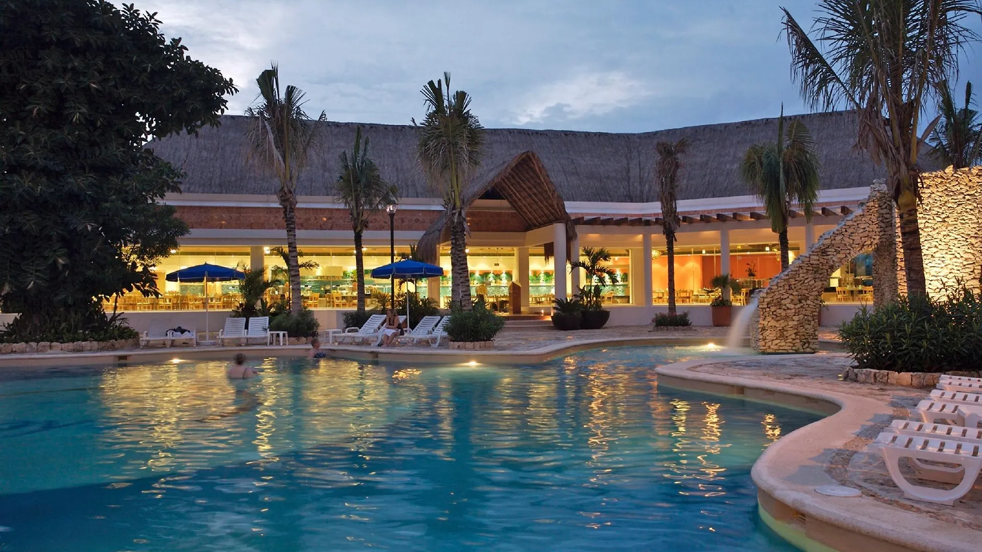 Grand Park Royal Cozumel Hotel Resort