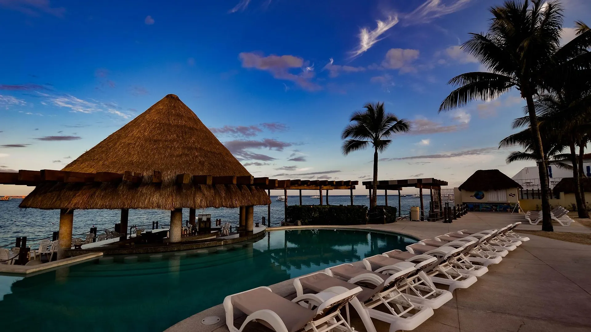 Grand Park Royal Cozumel Hotel Resort