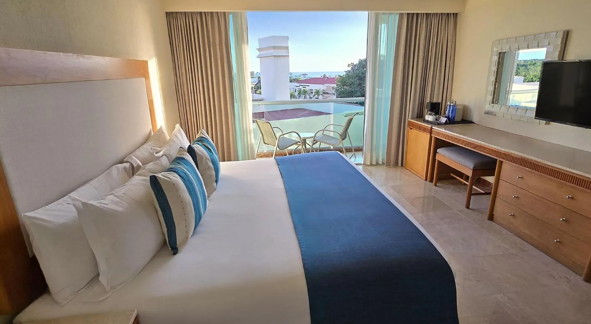 Grand Park Royal Cozumel Hotel